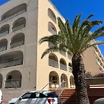 Super Climatisé Sur Le Port De *