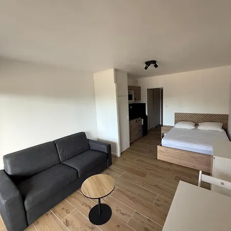 Lägenhet Super Climatise Sur Le Port De Hyères