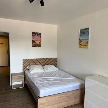 Apartment Super Climatise Sur Le Port De Hyeres